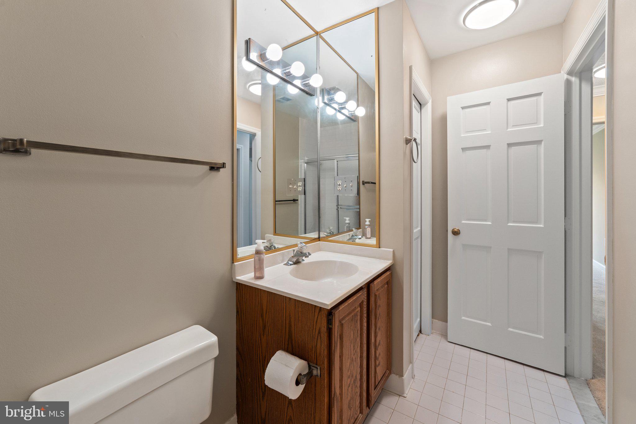 GLEN HOLLOW - Residential Lease