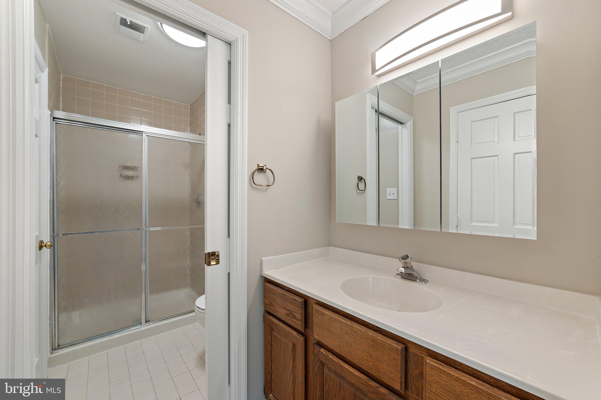 GLEN HOLLOW - Residential Lease