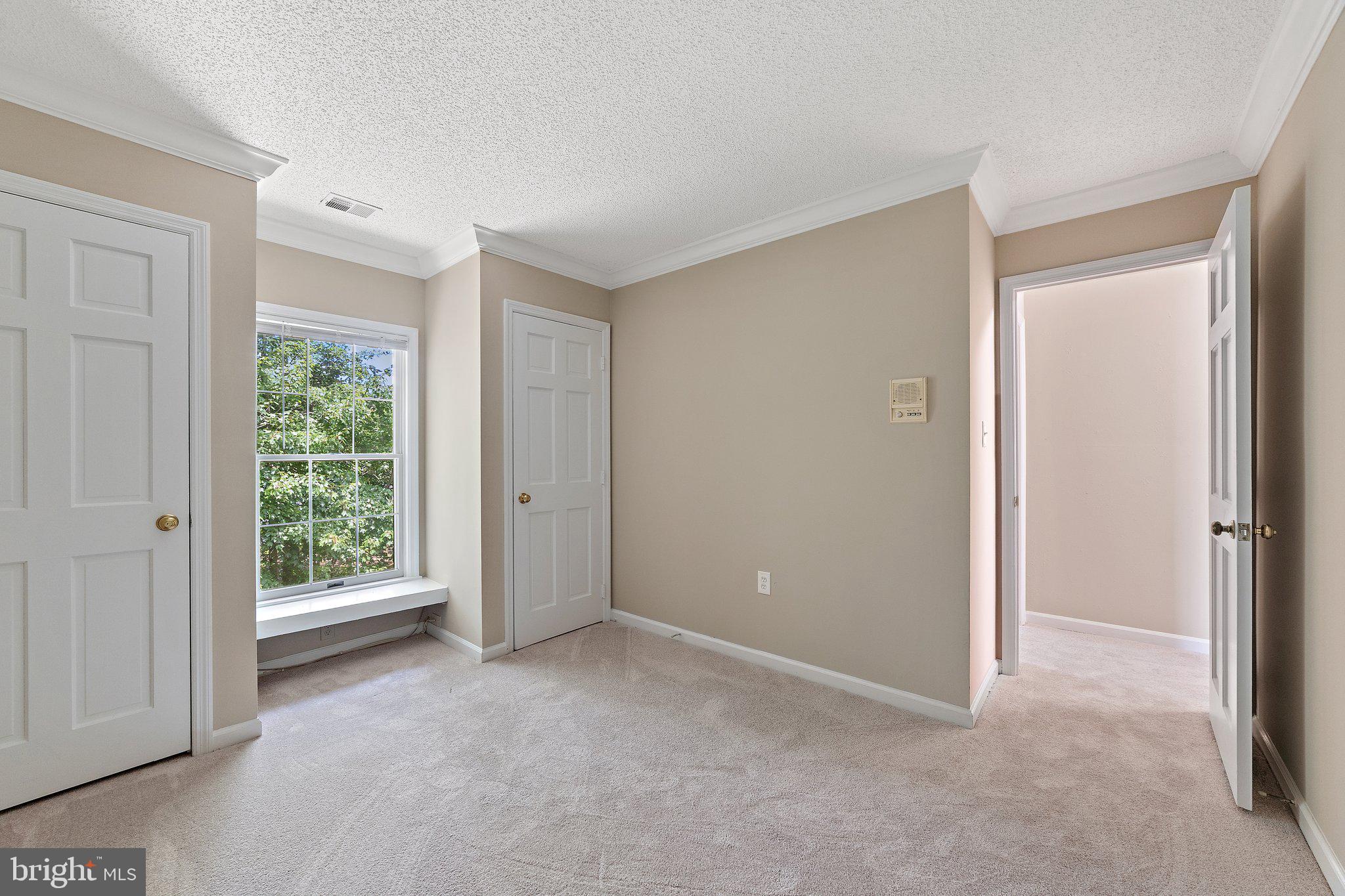 GLEN HOLLOW - Residential Lease