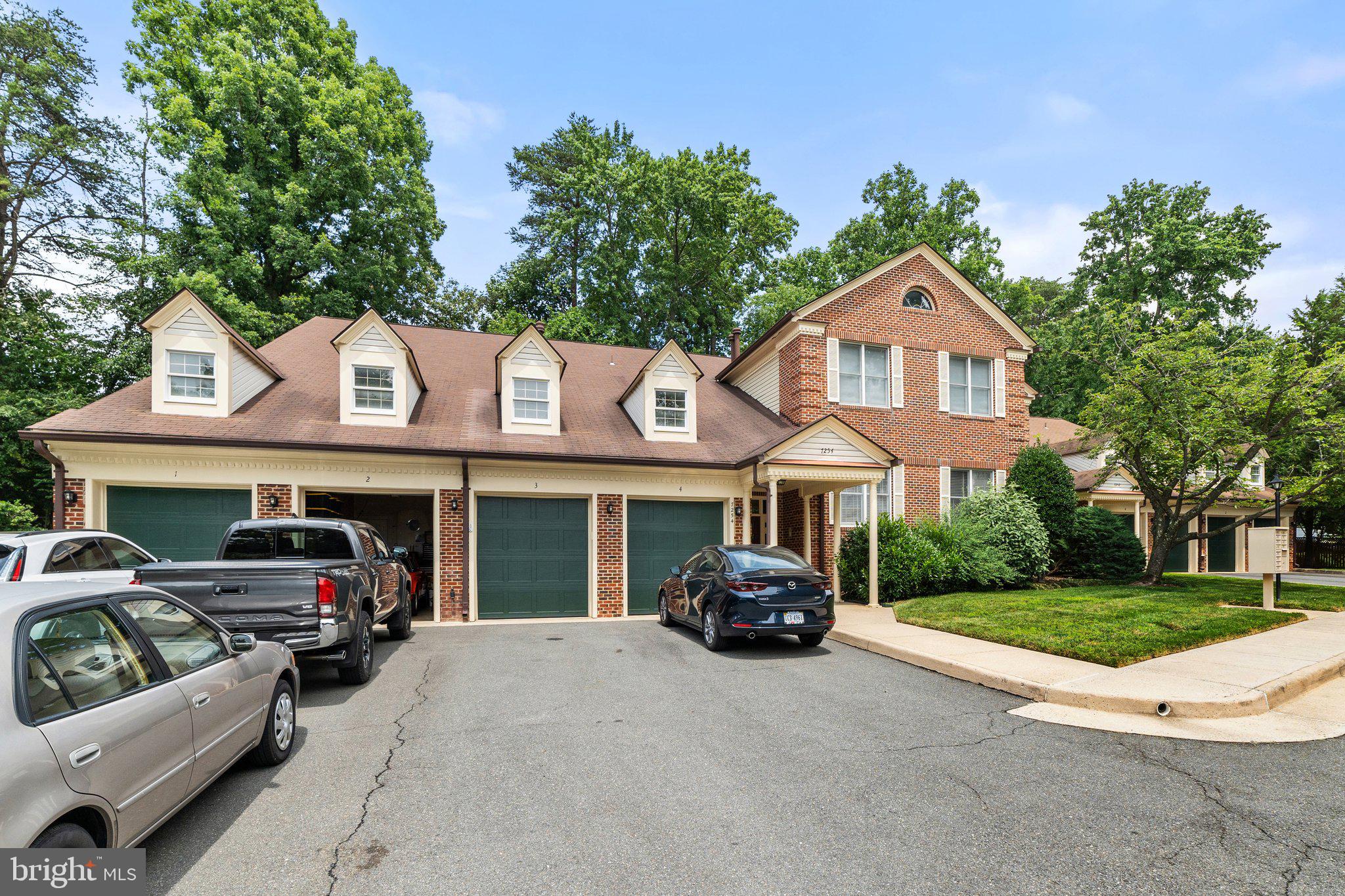 GLEN HOLLOW - Residential Lease