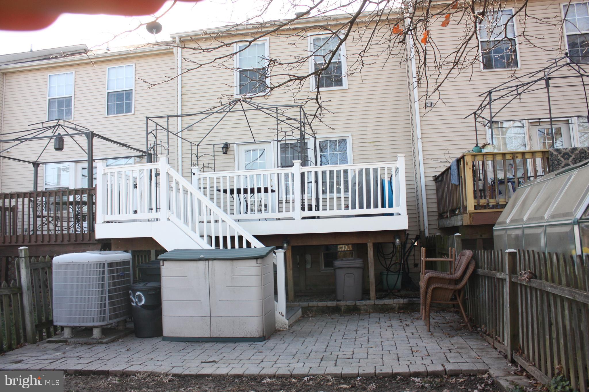 LANDSDOWNE - Residential