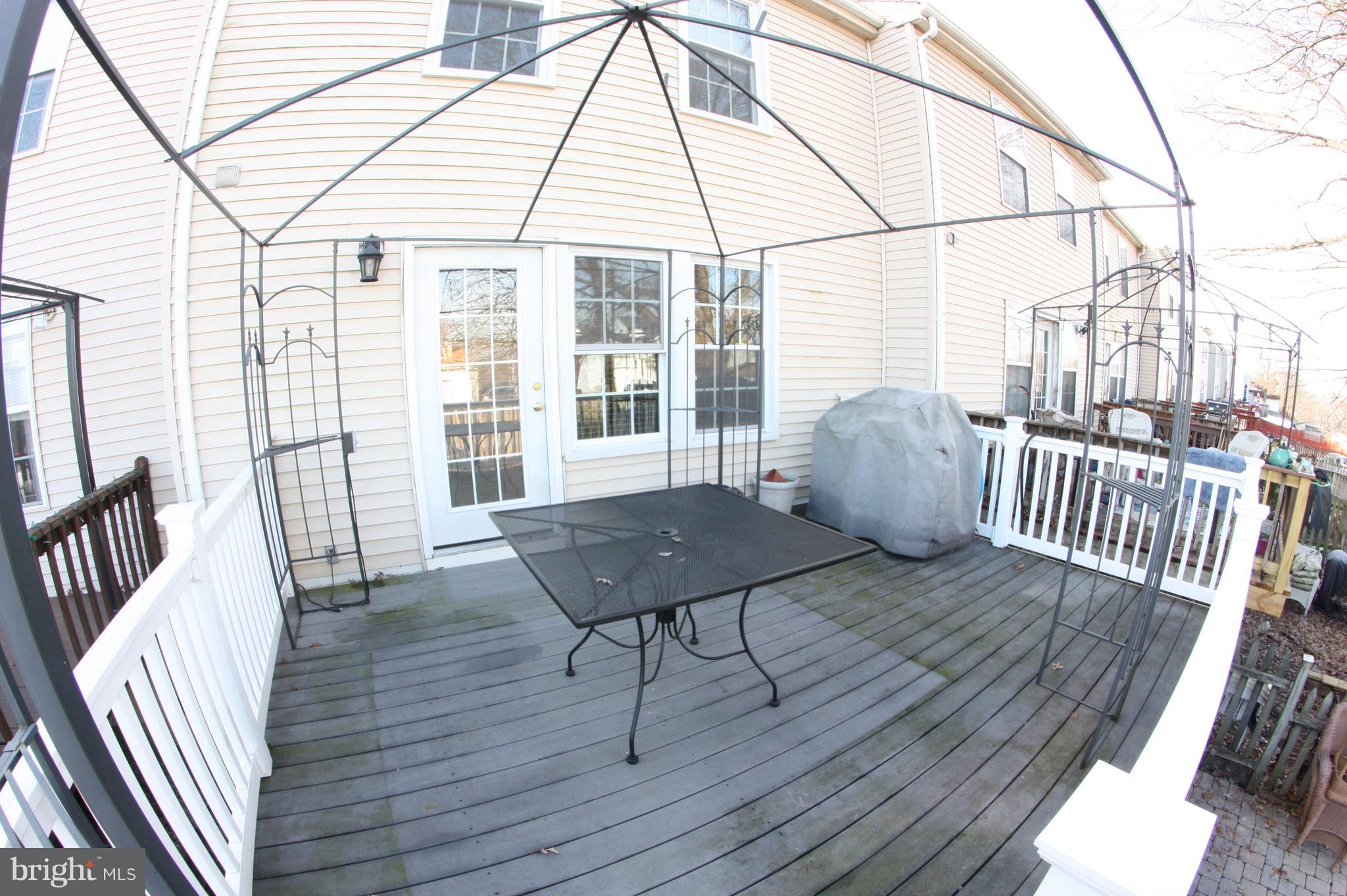 LANDSDOWNE - Residential