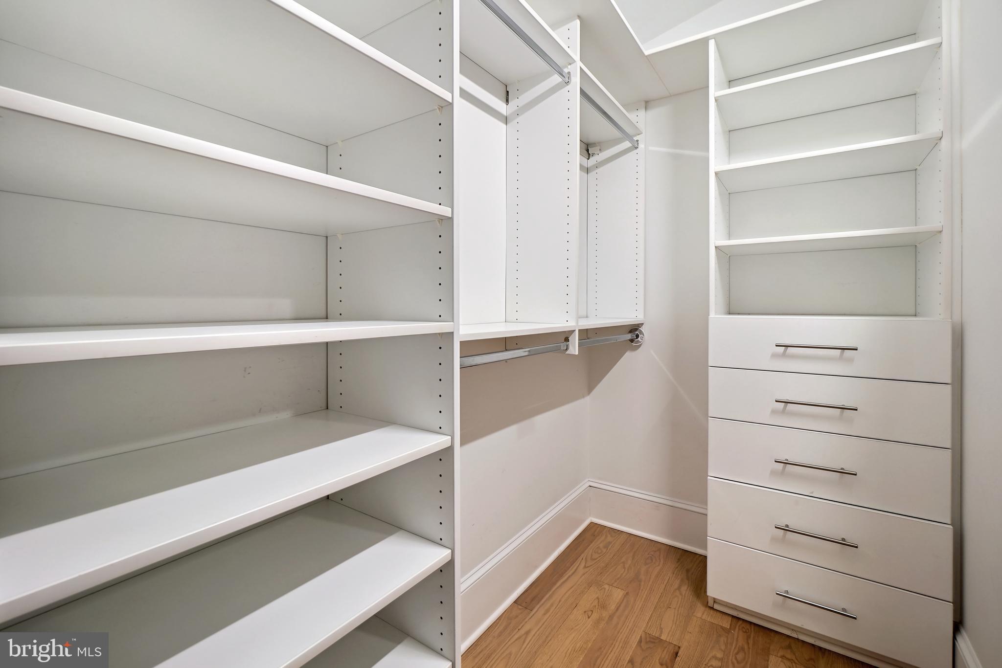 BATTERY PARK - Residential