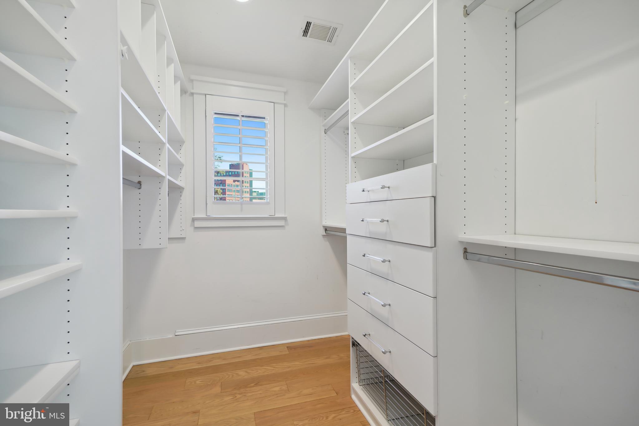 BATTERY PARK - Residential