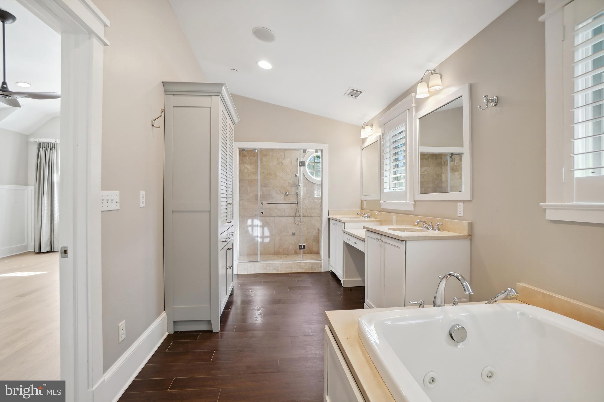 BATTERY PARK - Residential