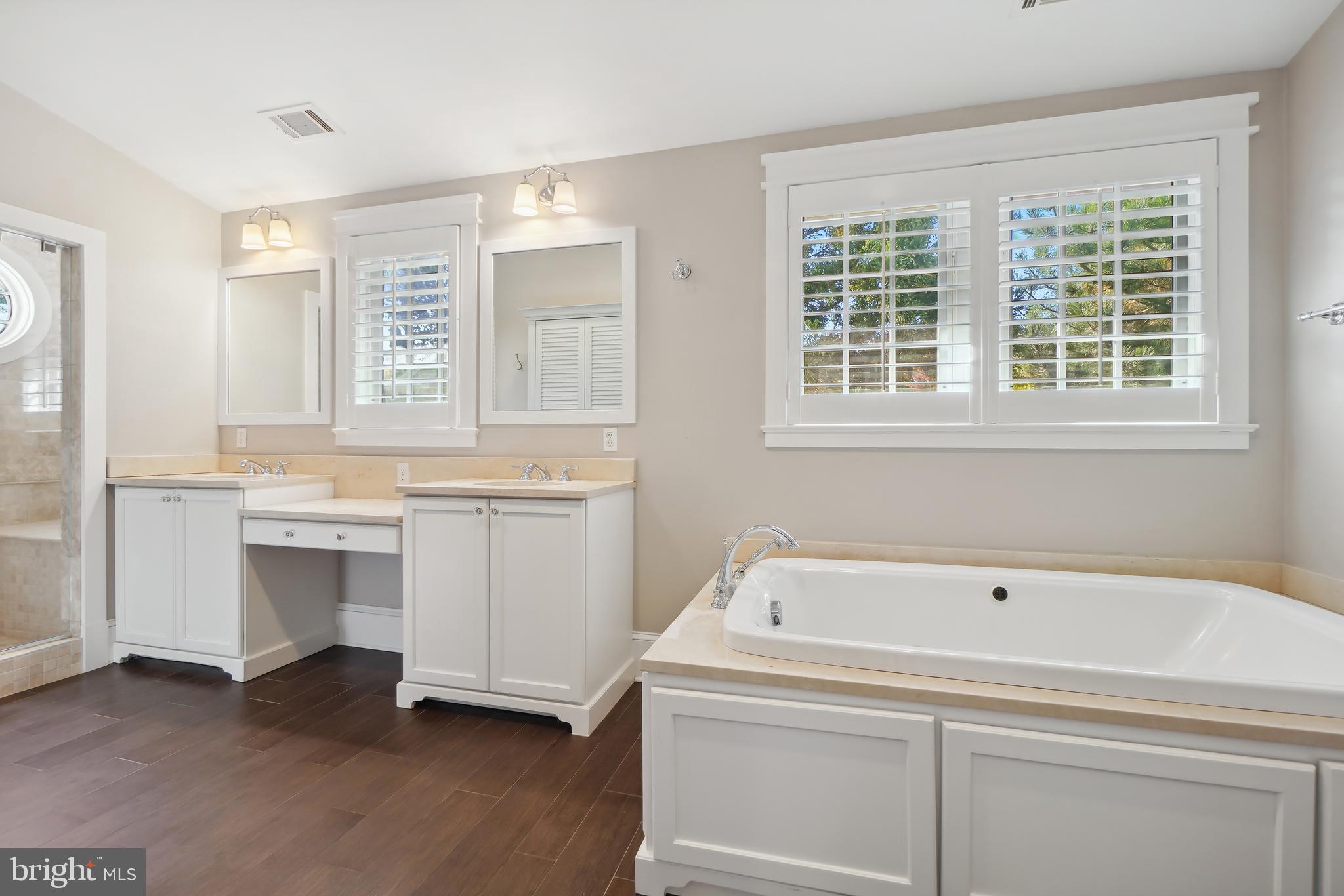 BATTERY PARK - Residential