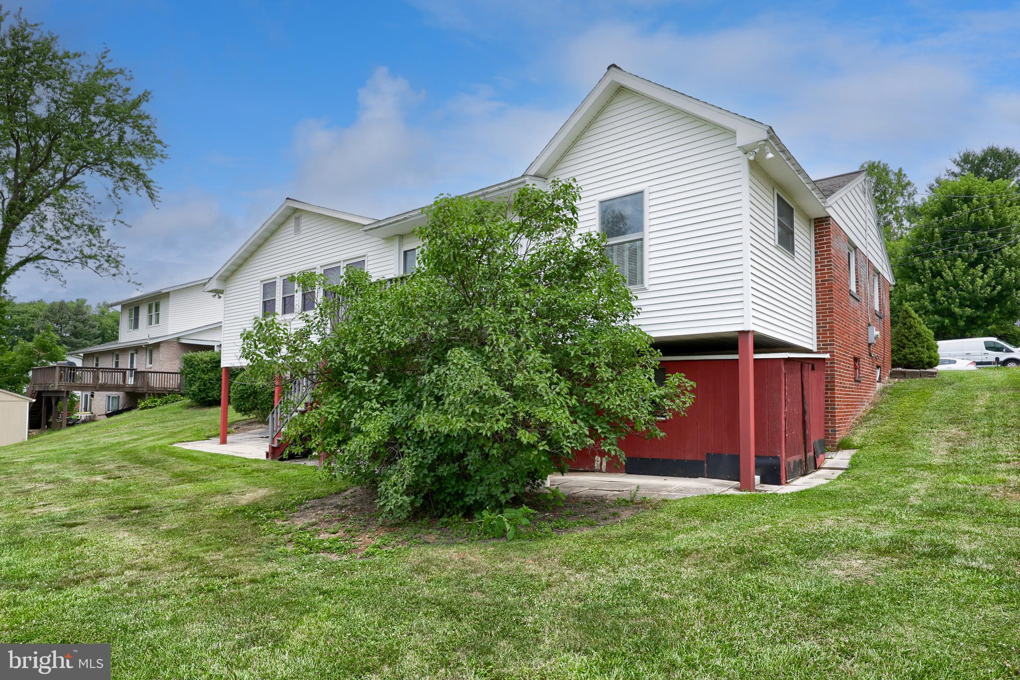 1118 HARRIET AVENUE