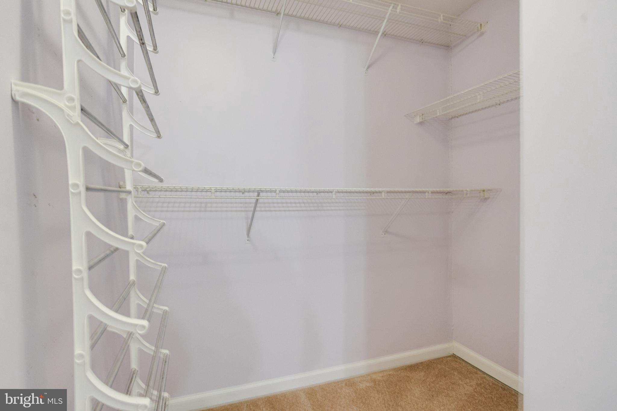 OATLAND FARM - Residential