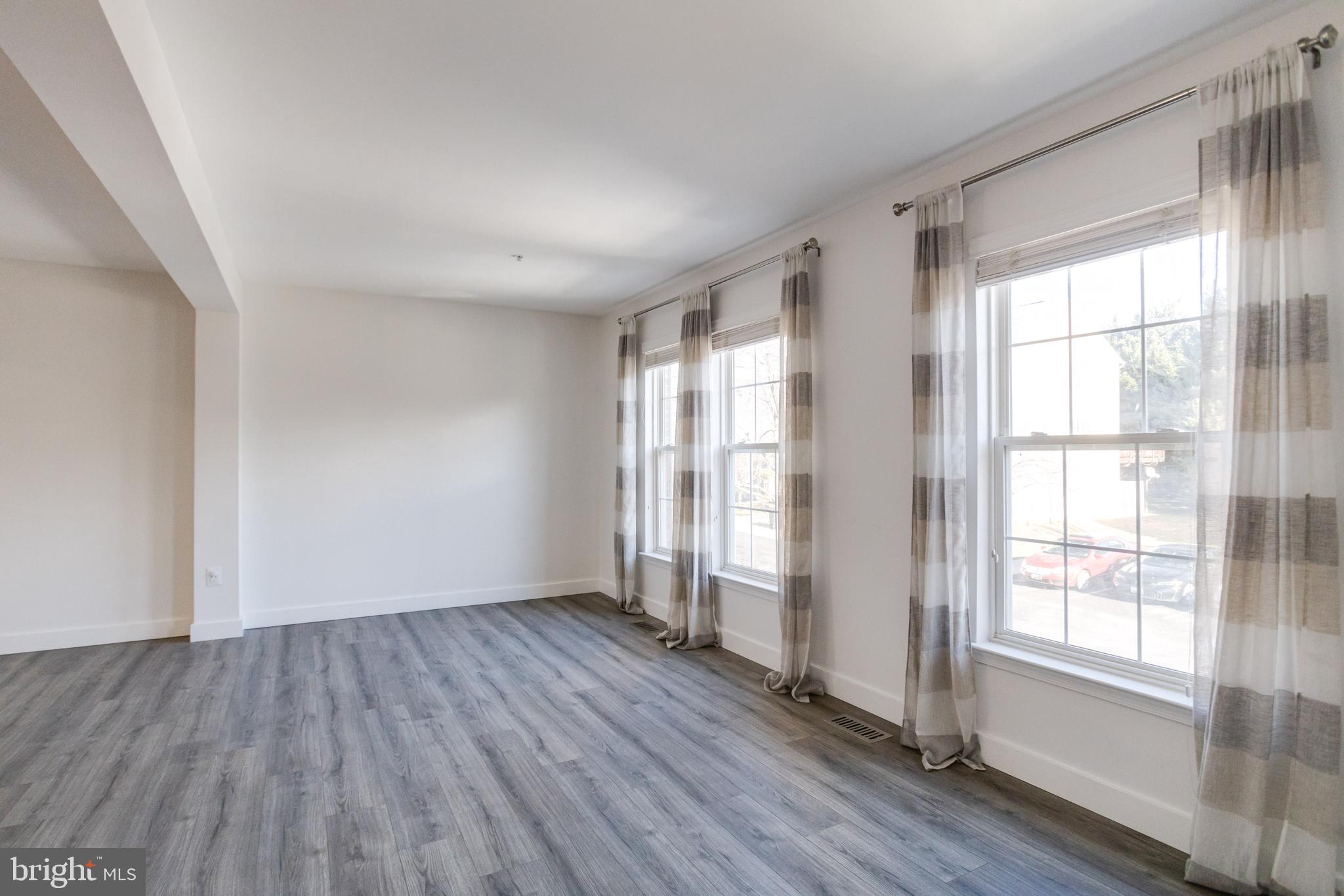 OATLAND FARM - Residential