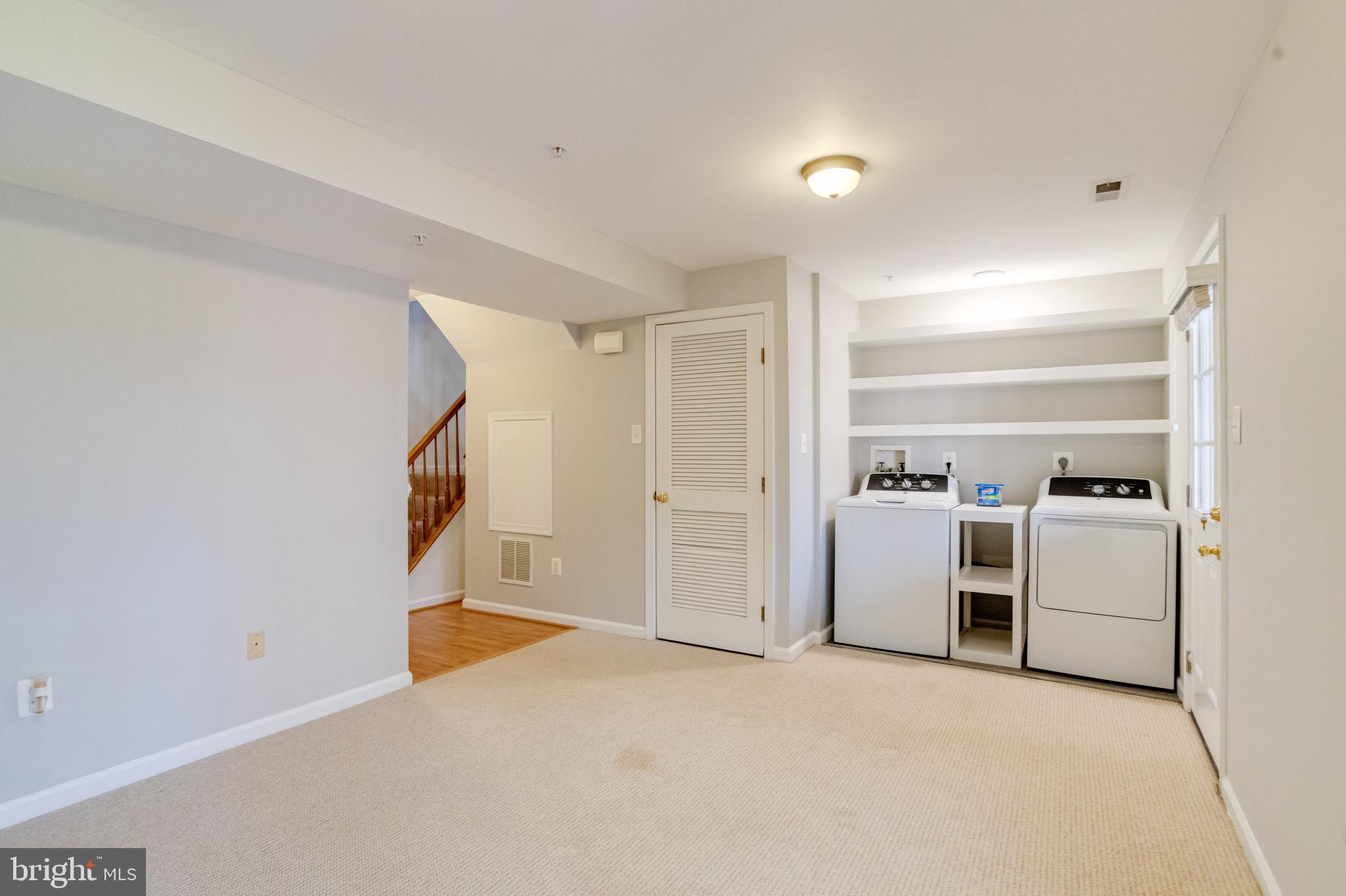 OATLAND FARM - Residential