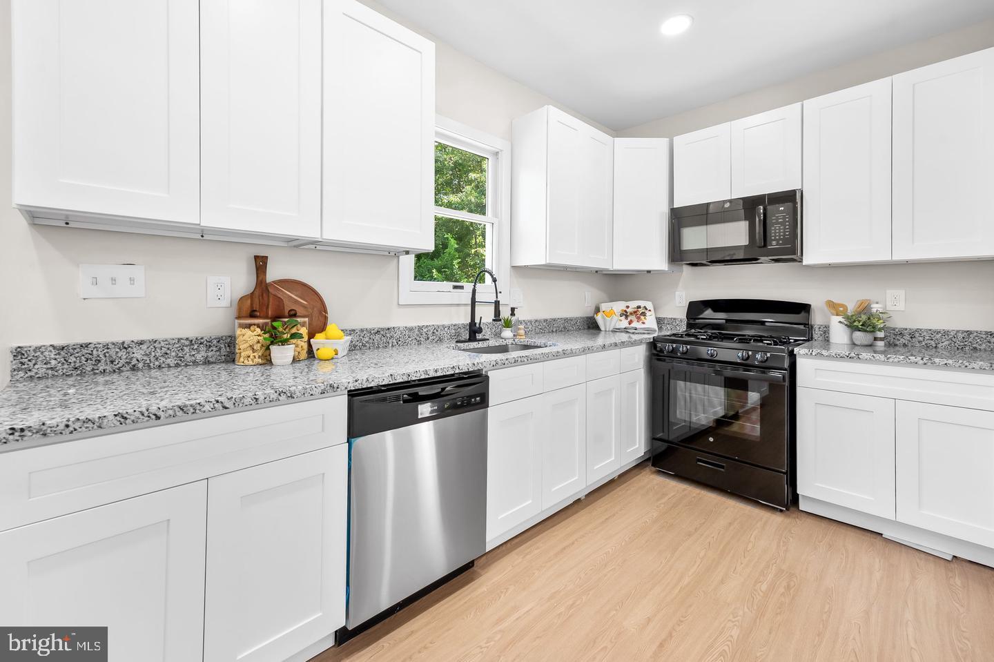 KENWOOD PARK - Residential