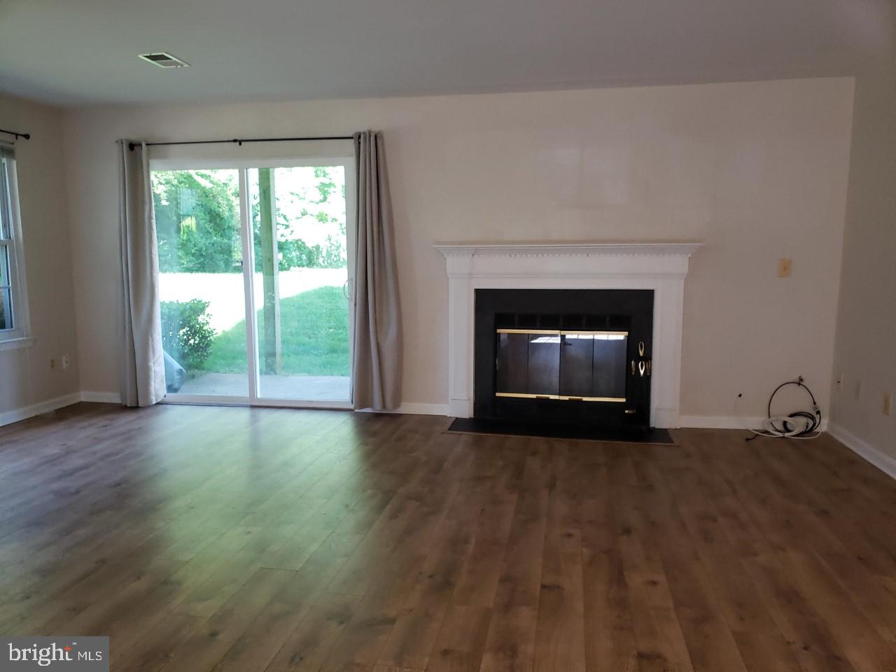 CEDARS OF WARRENTON - Residential Lease