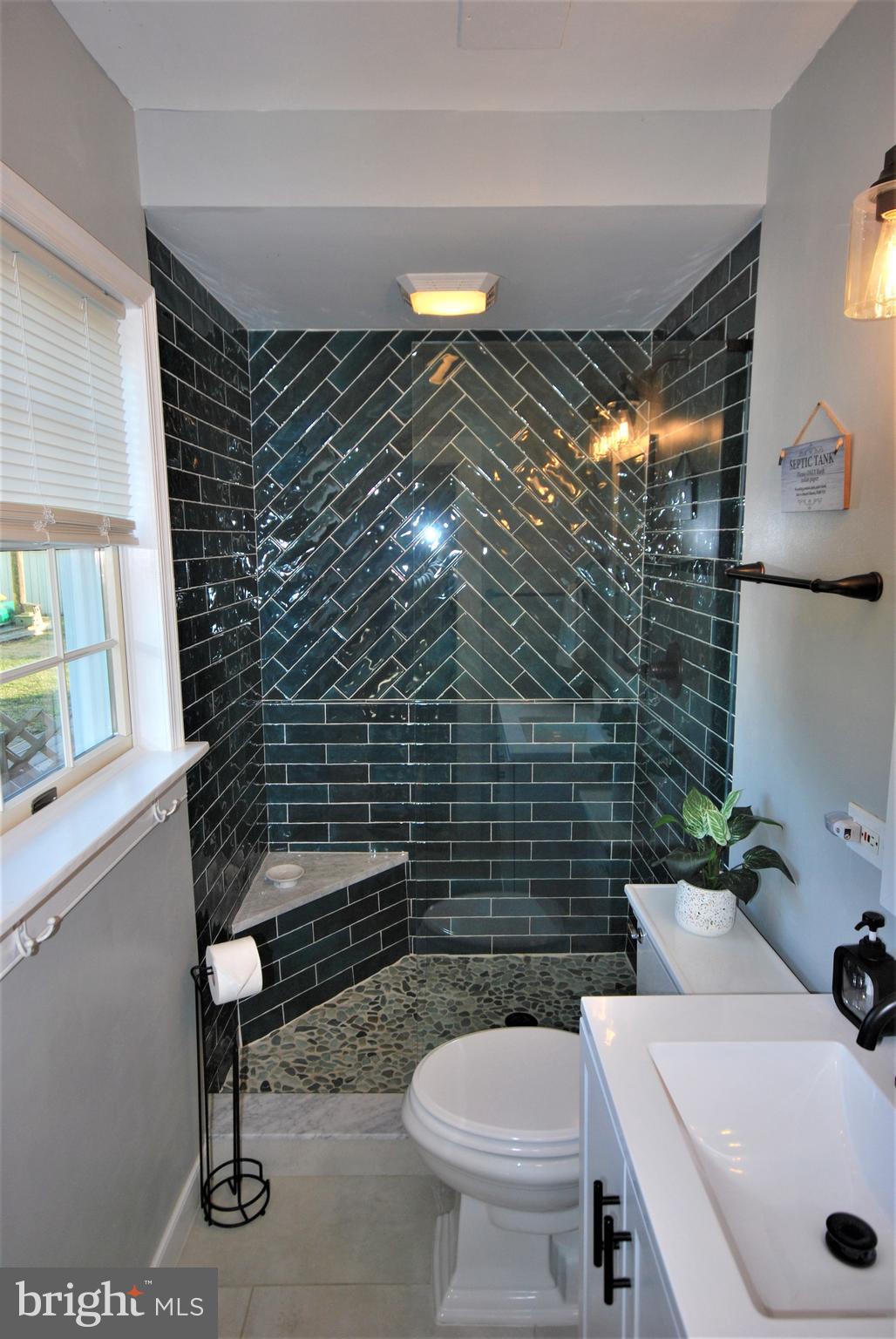 TAYLOR'S ISLAND - Residential