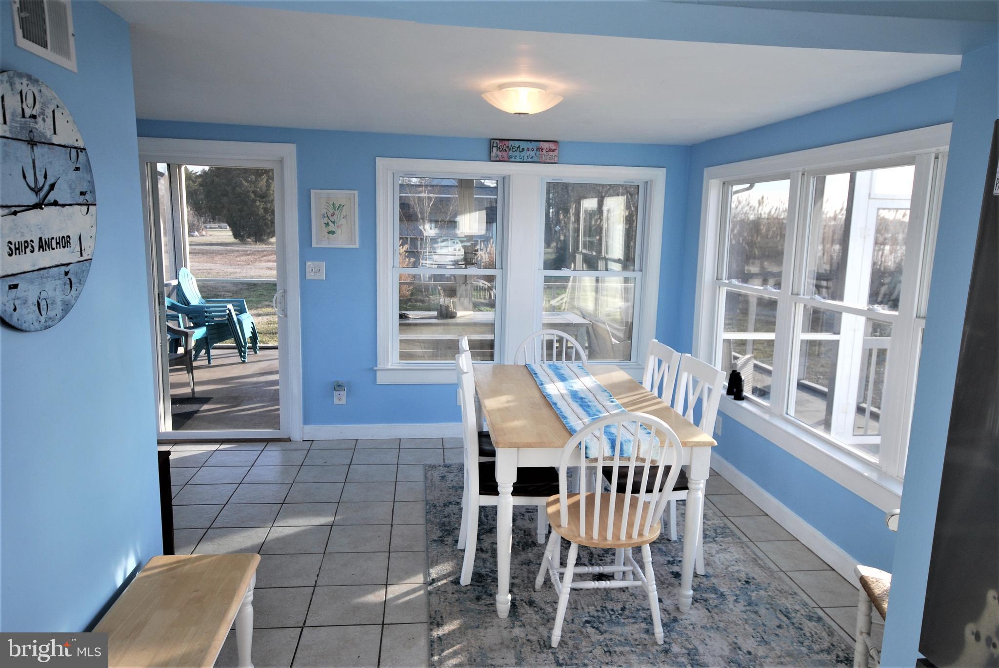 TAYLOR'S ISLAND - Residential