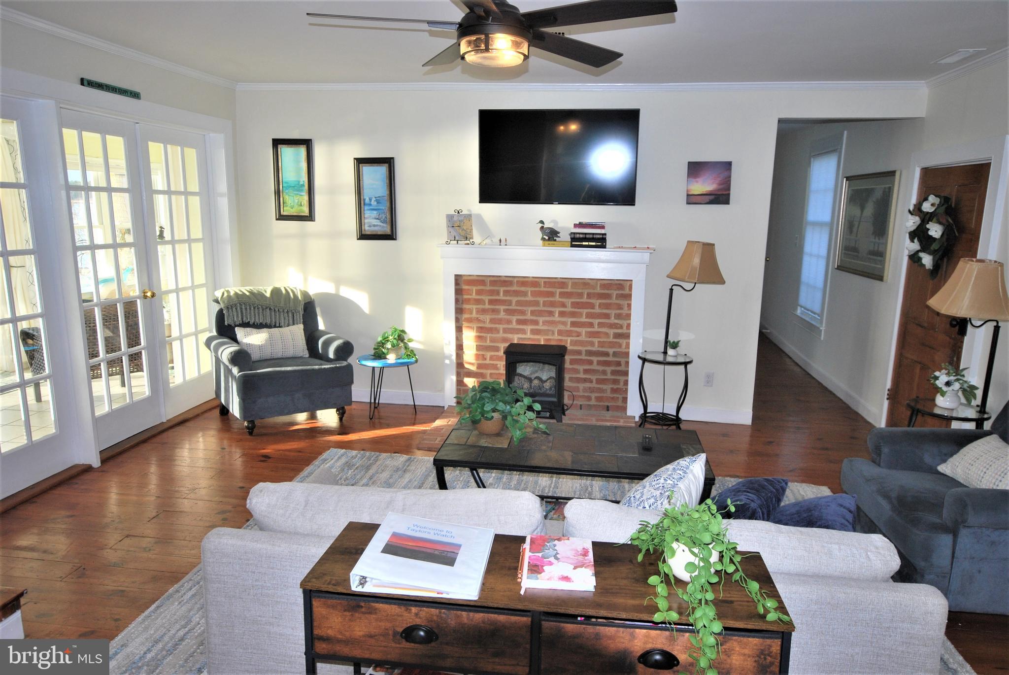 TAYLOR'S ISLAND - Residential