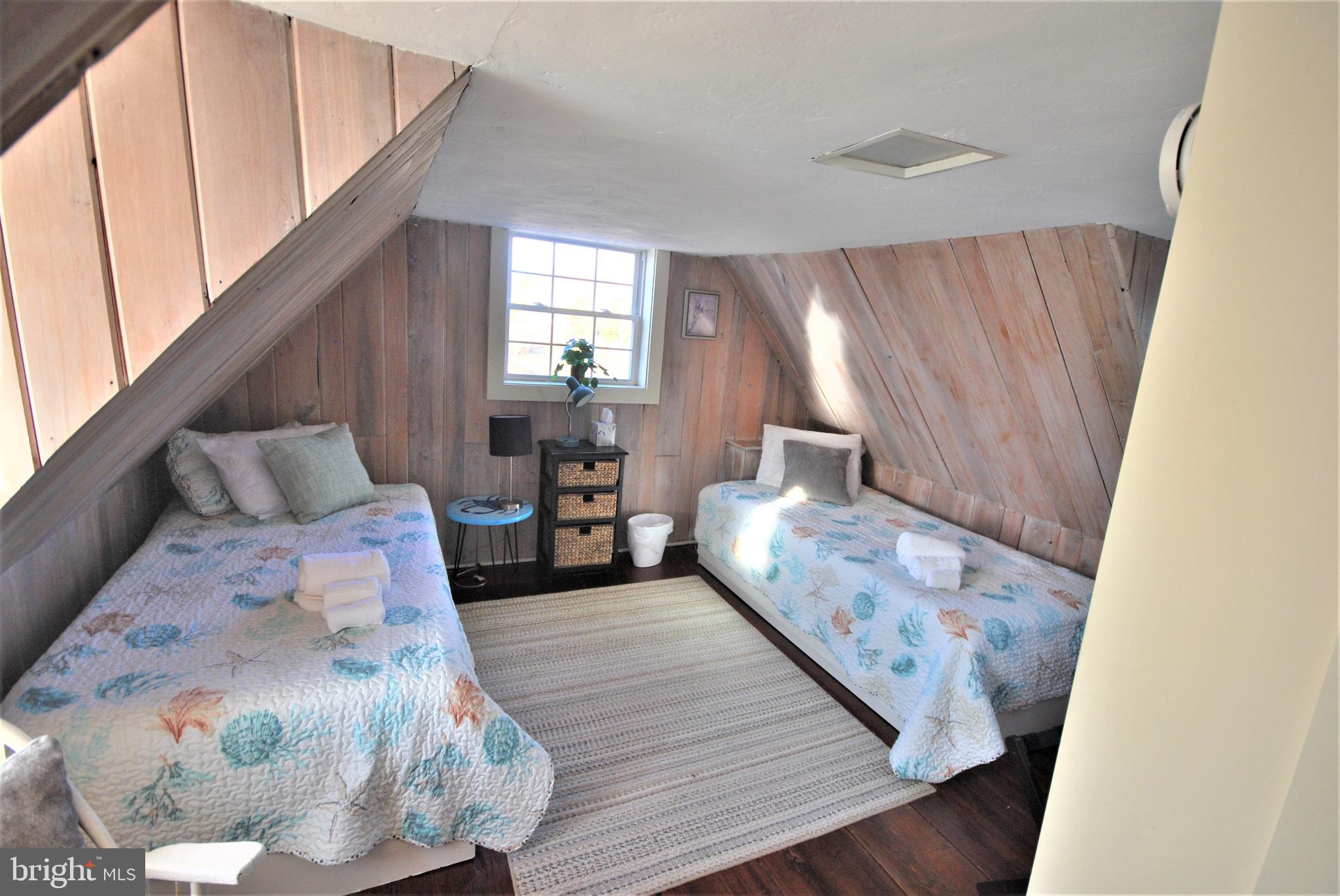 TAYLOR'S ISLAND - Residential