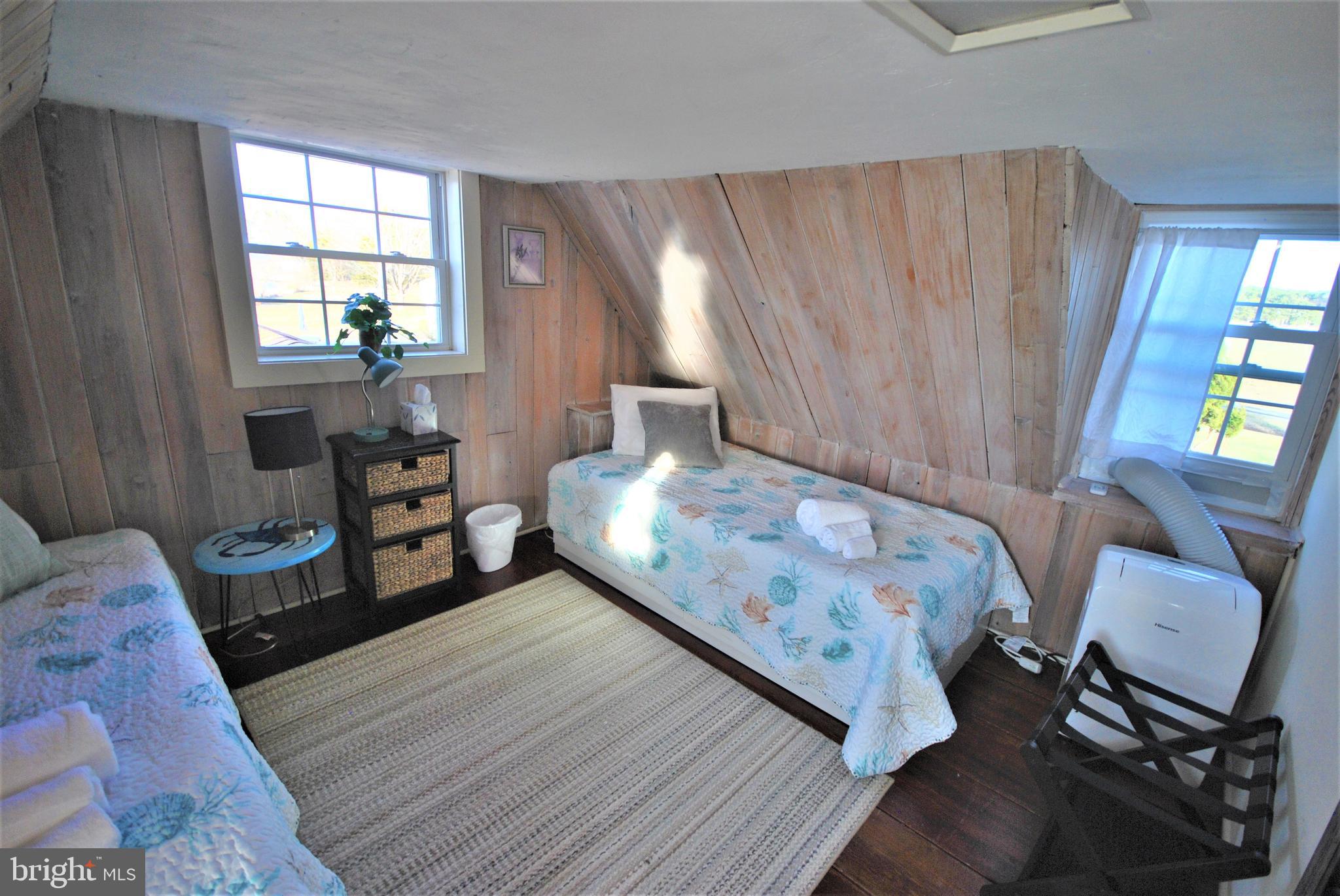 TAYLOR'S ISLAND - Residential