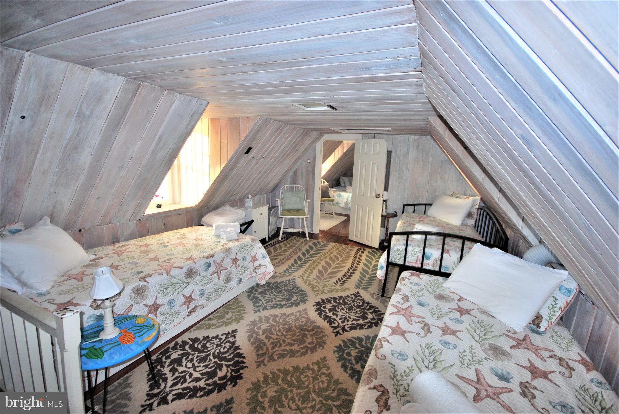 TAYLOR'S ISLAND - Residential