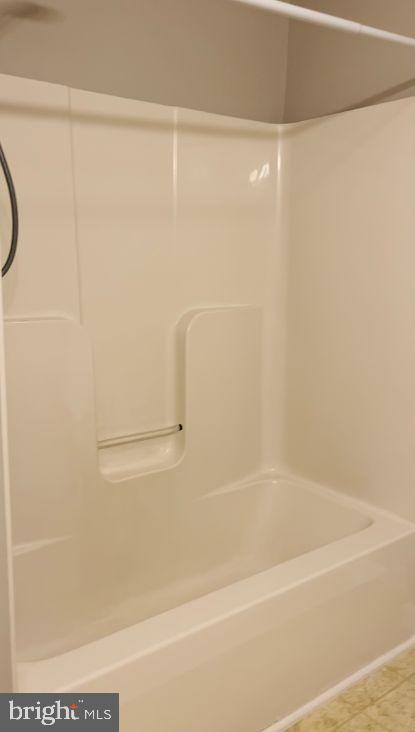 MARSHALL SQUARE - Residential