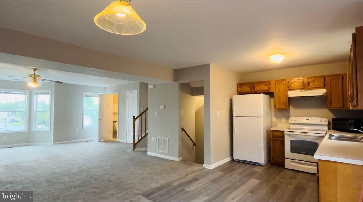 MARSHALL SQUARE - Residential