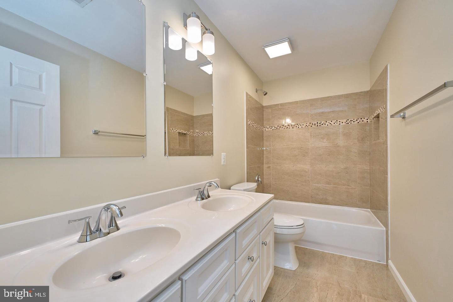 BLOOMS CROSSING - Residential