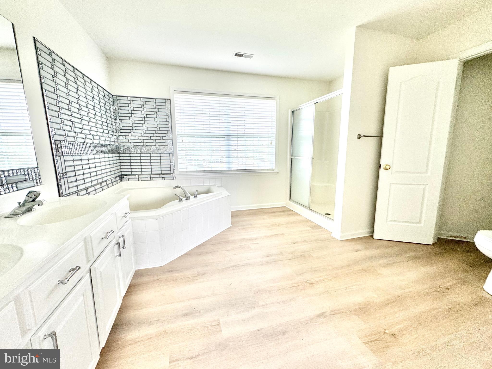 VILLAGEATWILDQUAIL - Residential