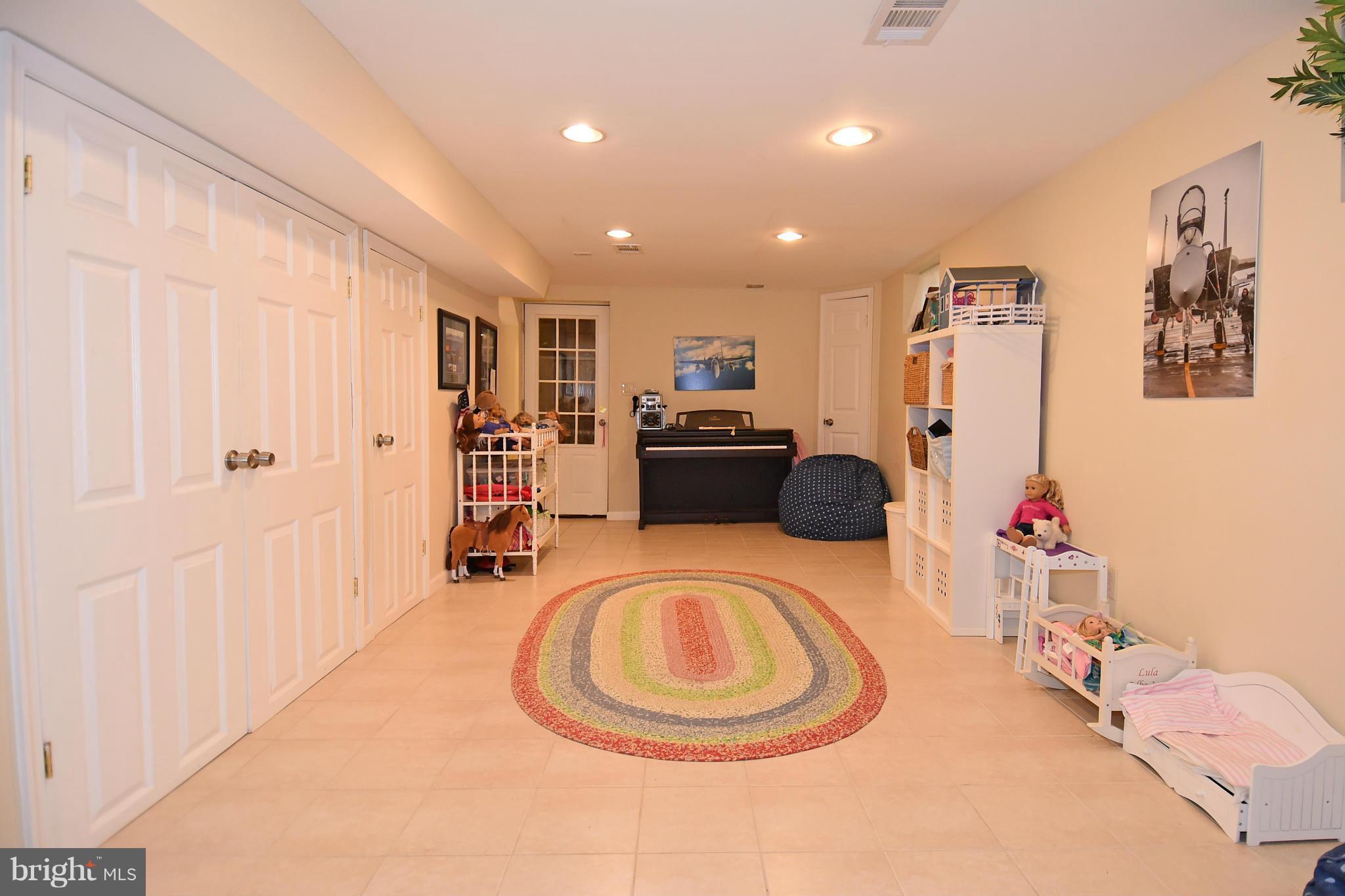 PINECREST - Residential Lease