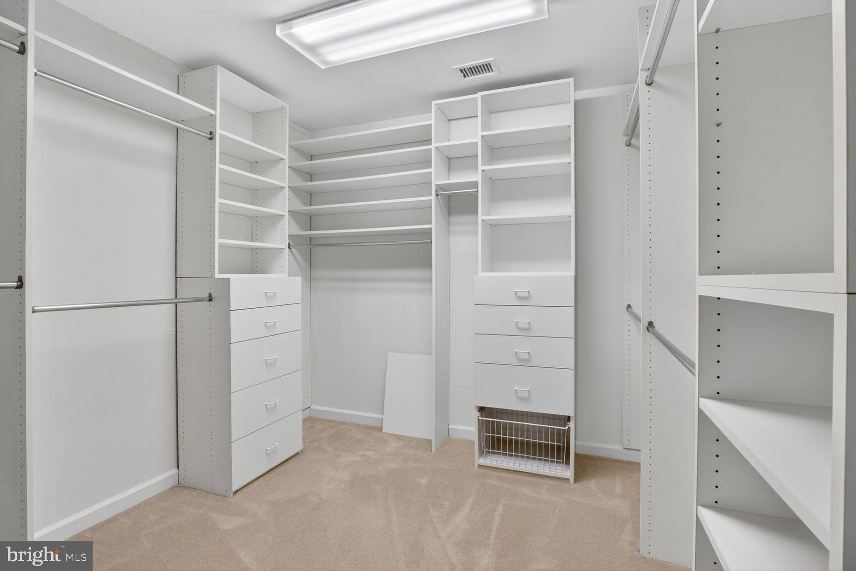 ESWORTHY PARK - Residential