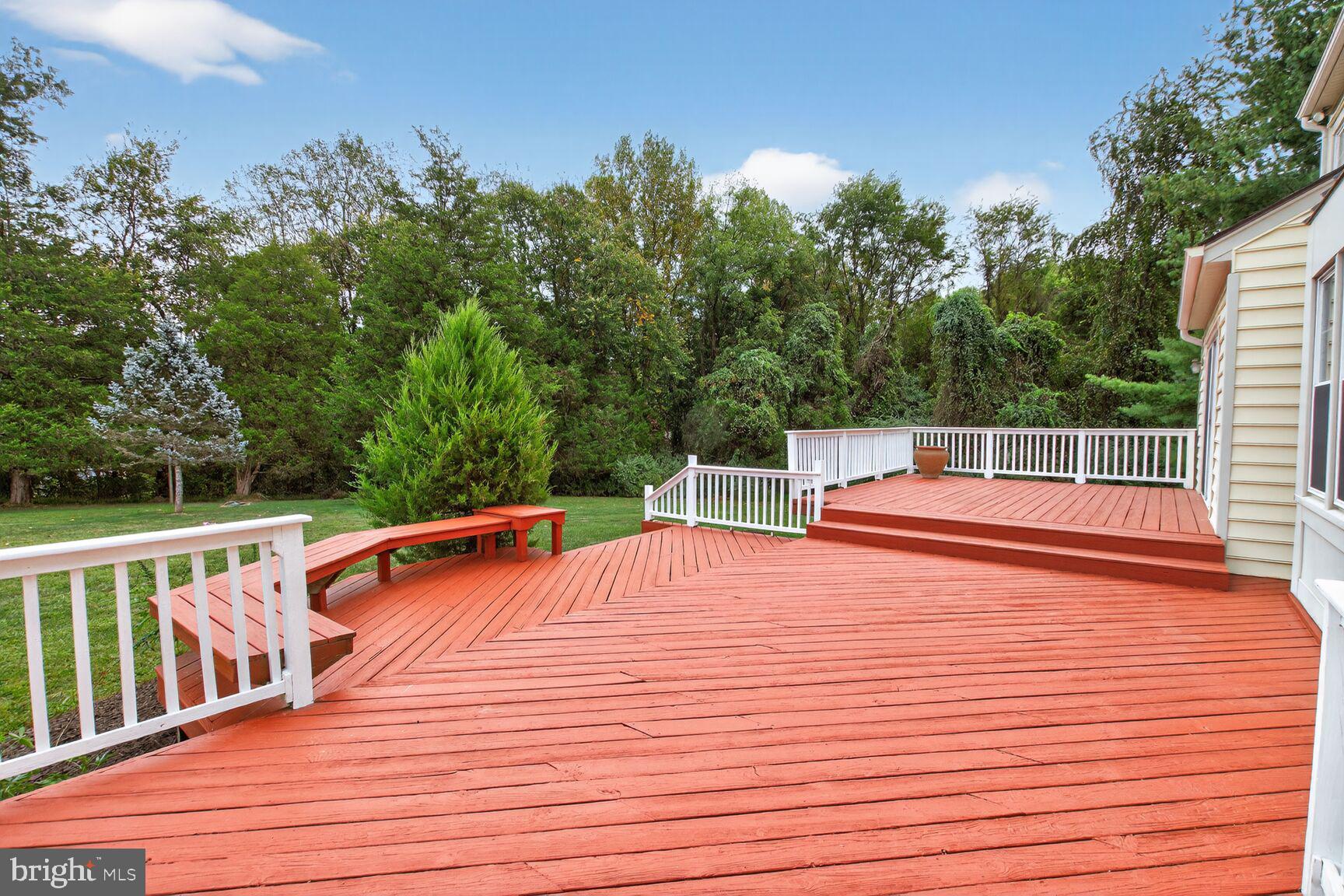 ESWORTHY PARK - Residential