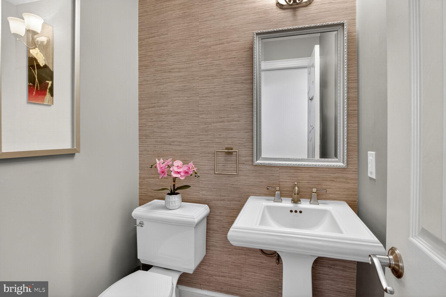 ESWORTHY PARK - Residential