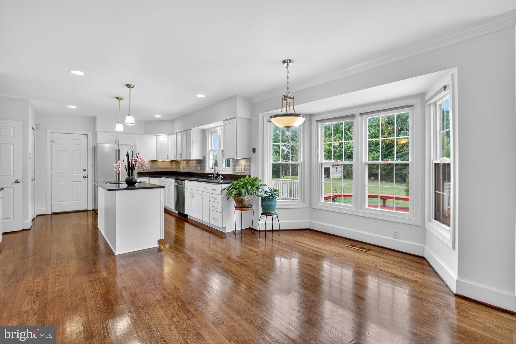 ESWORTHY PARK - Residential