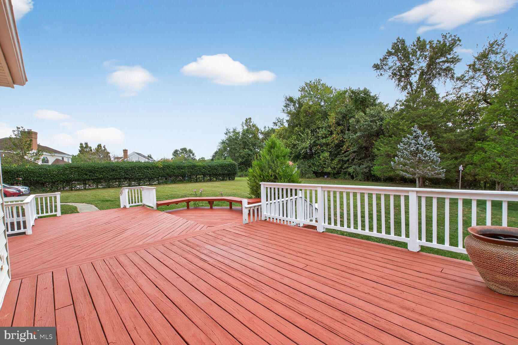 ESWORTHY PARK - Residential