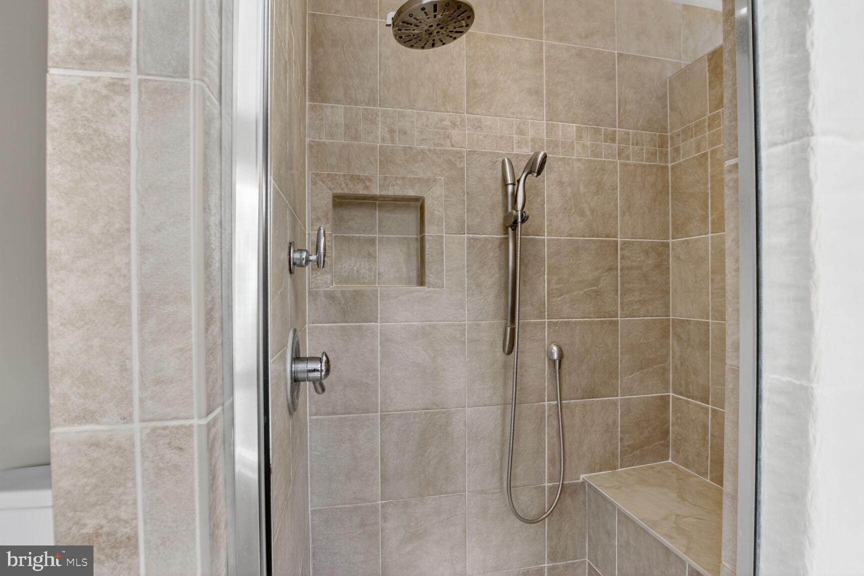 ESWORTHY PARK - Residential