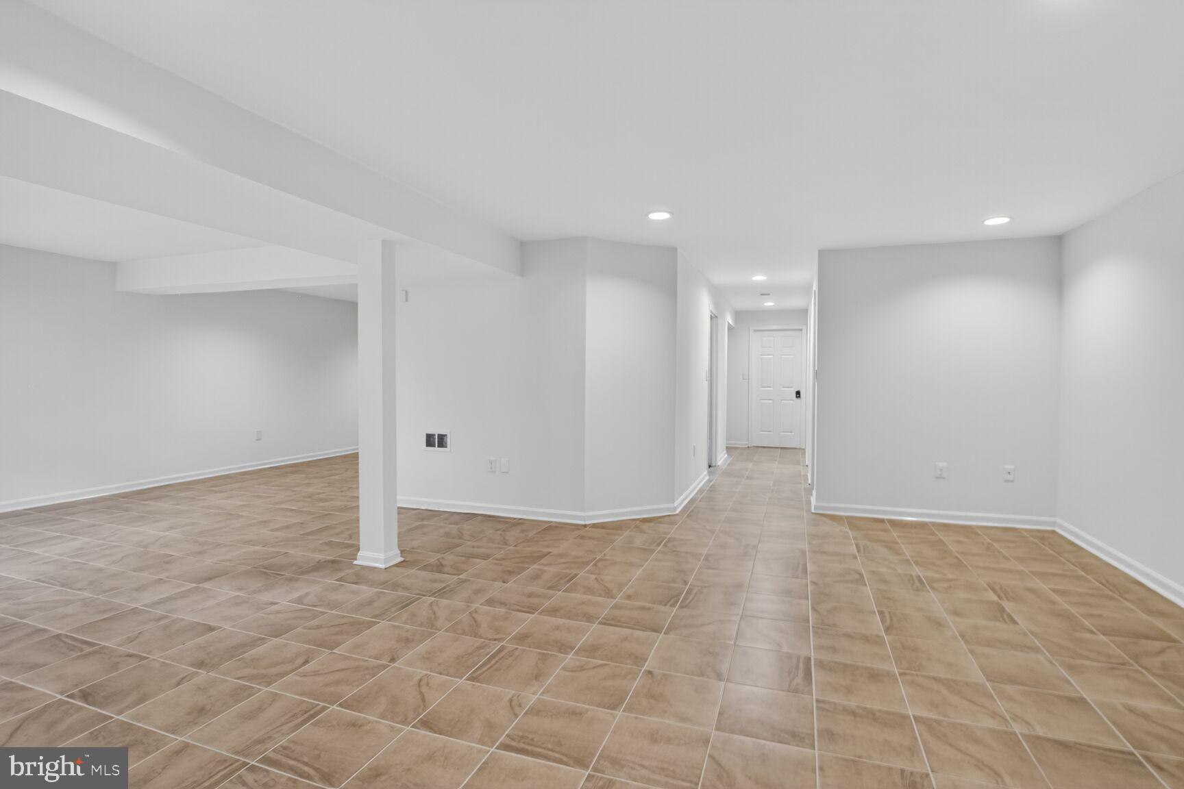 ESWORTHY PARK - Residential