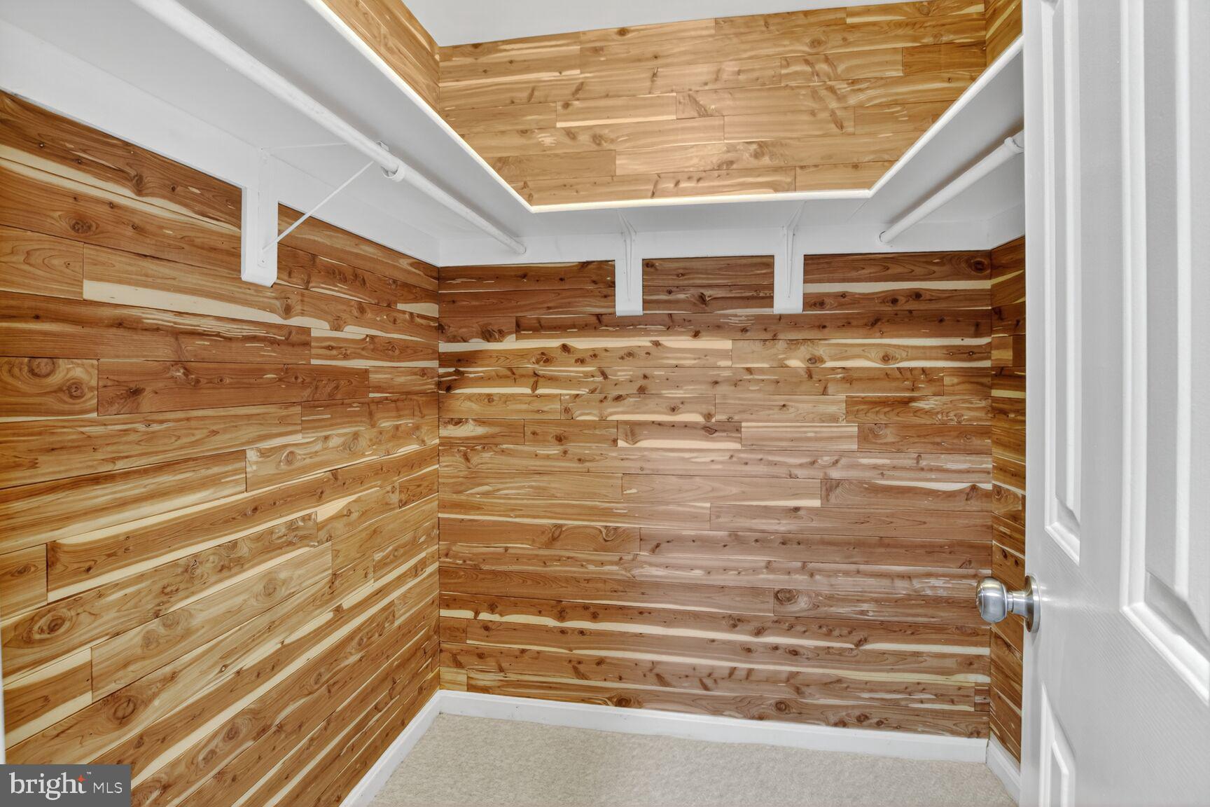 ESWORTHY PARK - Residential