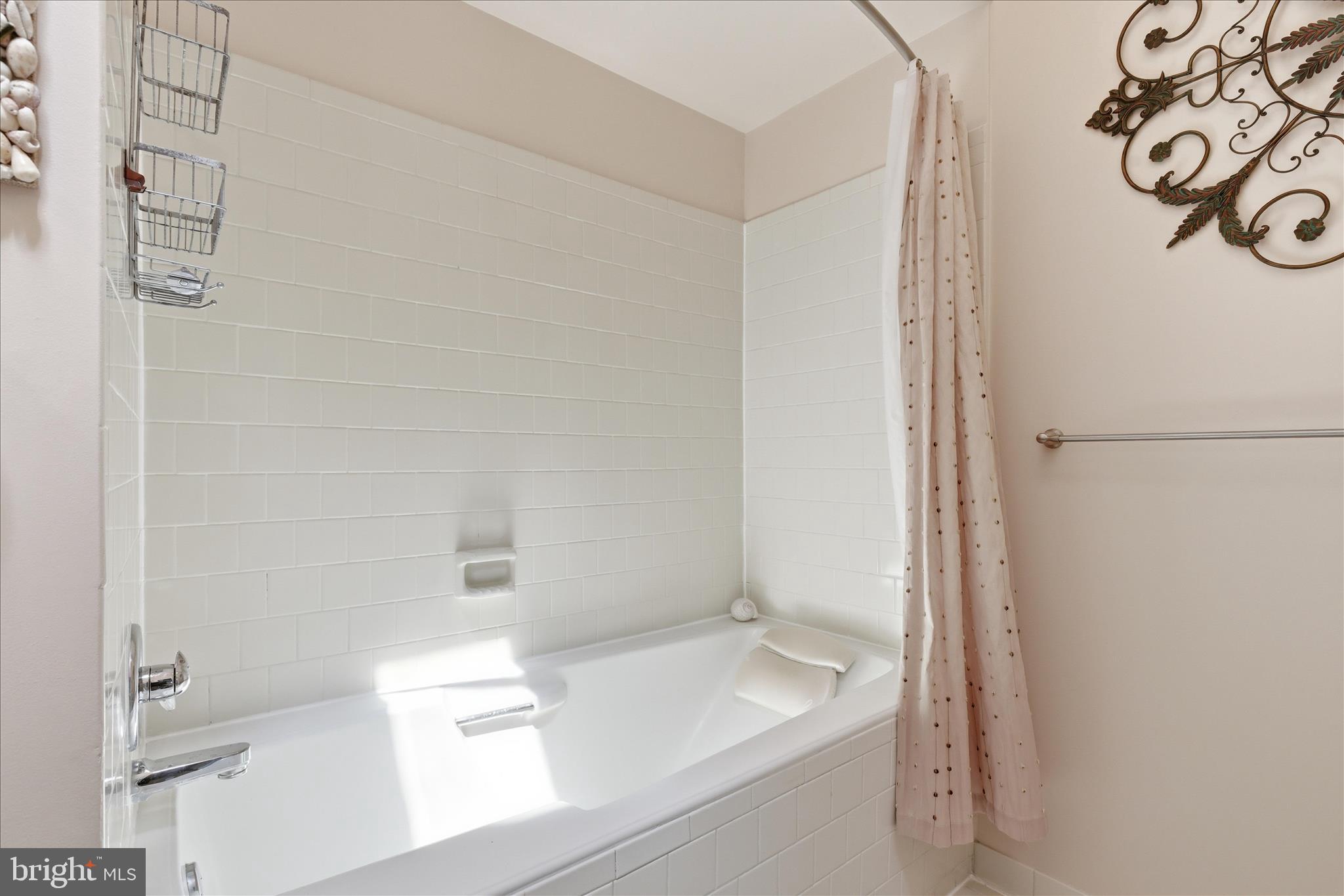 MIDDLEBRIDGE - Residential