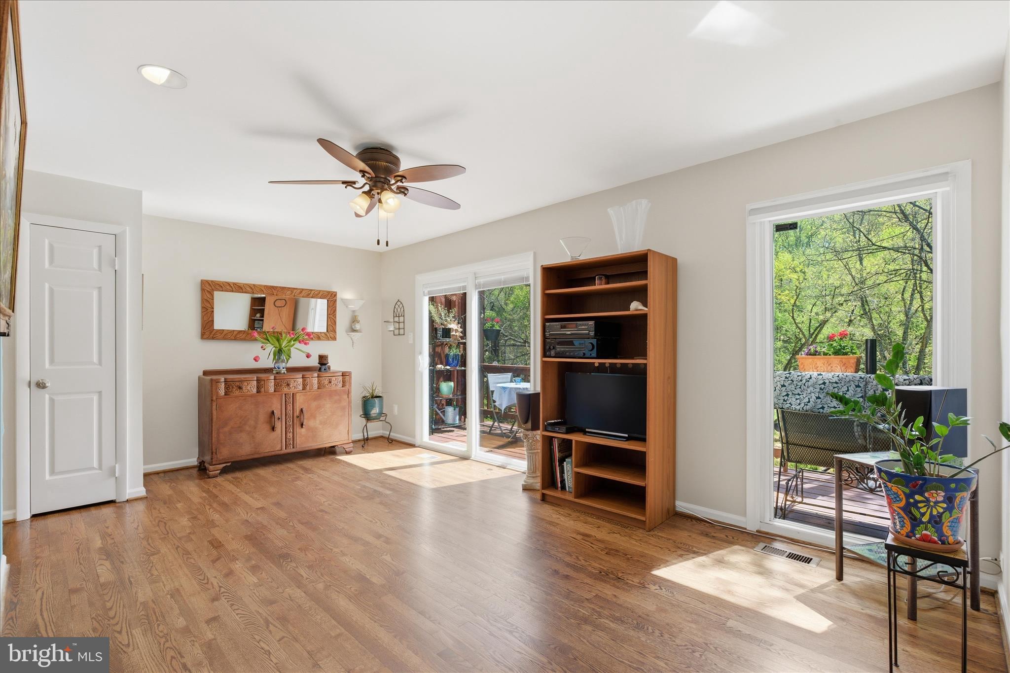 MIDDLEBRIDGE - Residential