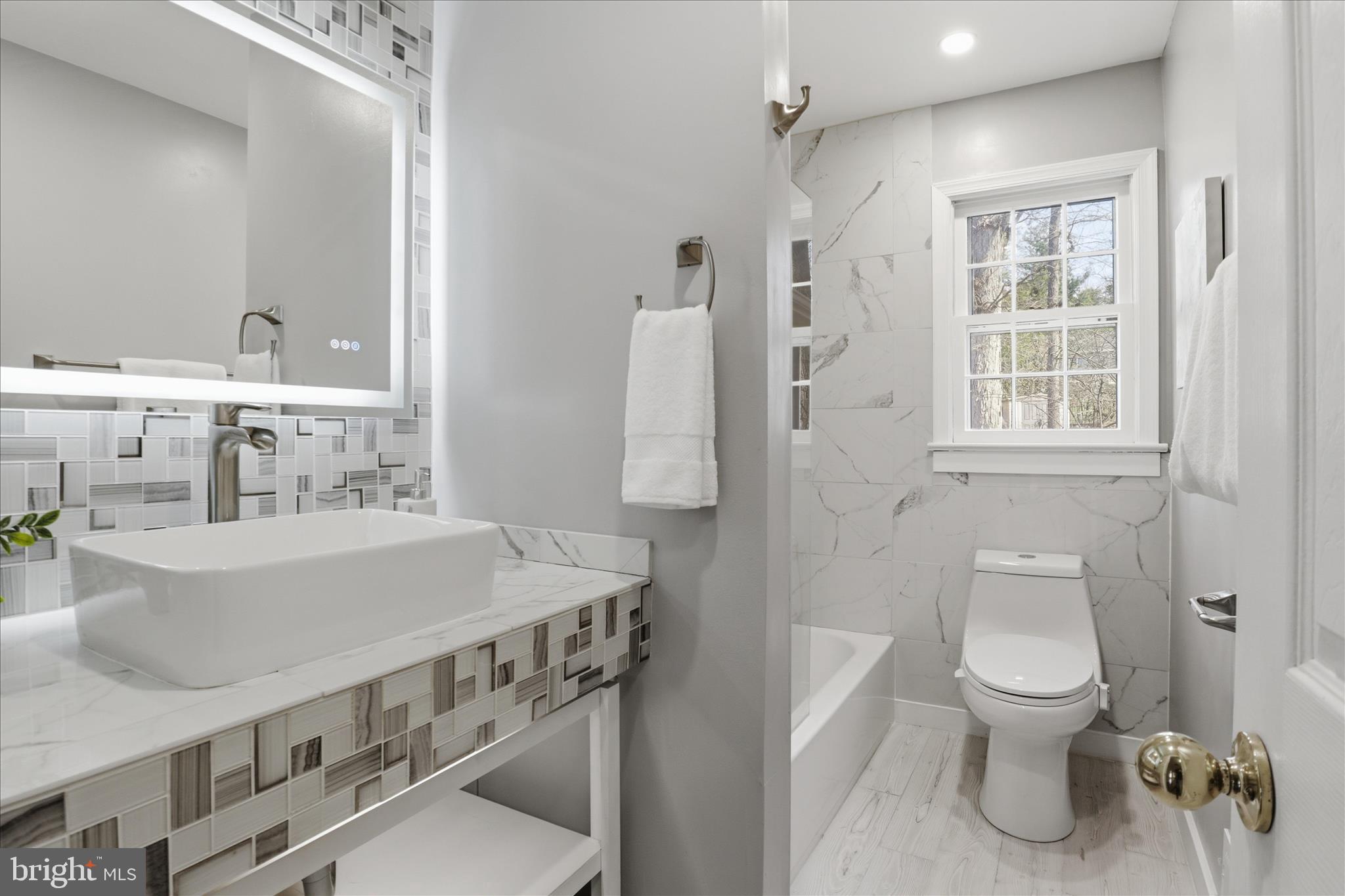 LAWYERS NORTH - Residential