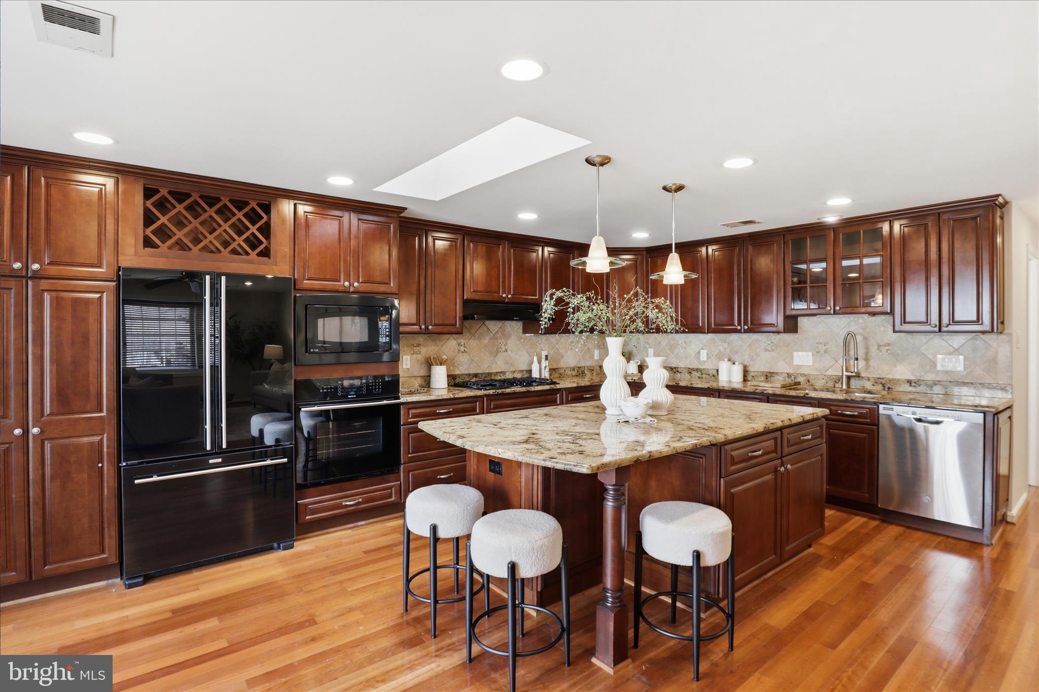 LAWYERS NORTH - Residential