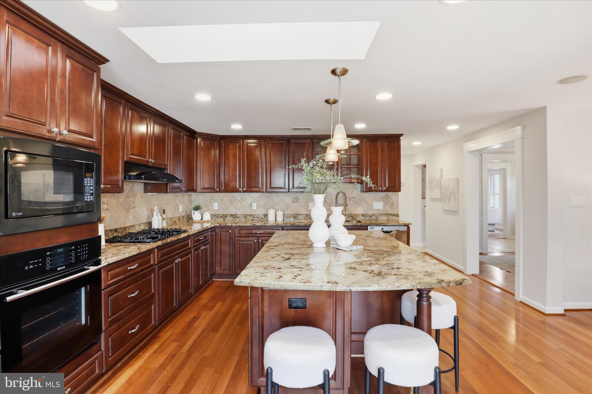 LAWYERS NORTH - Residential