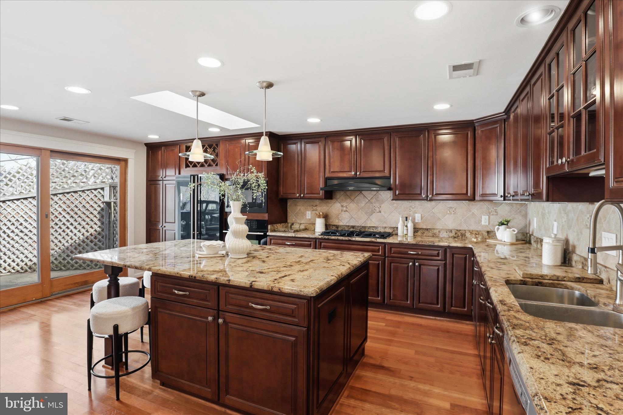 LAWYERS NORTH - Residential