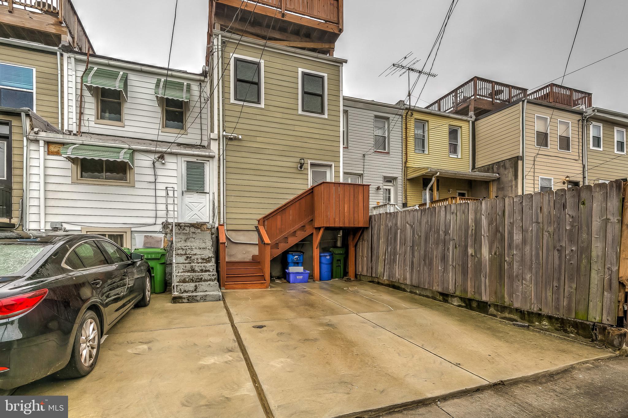 HIGHLANDTOWN - Residential Lease