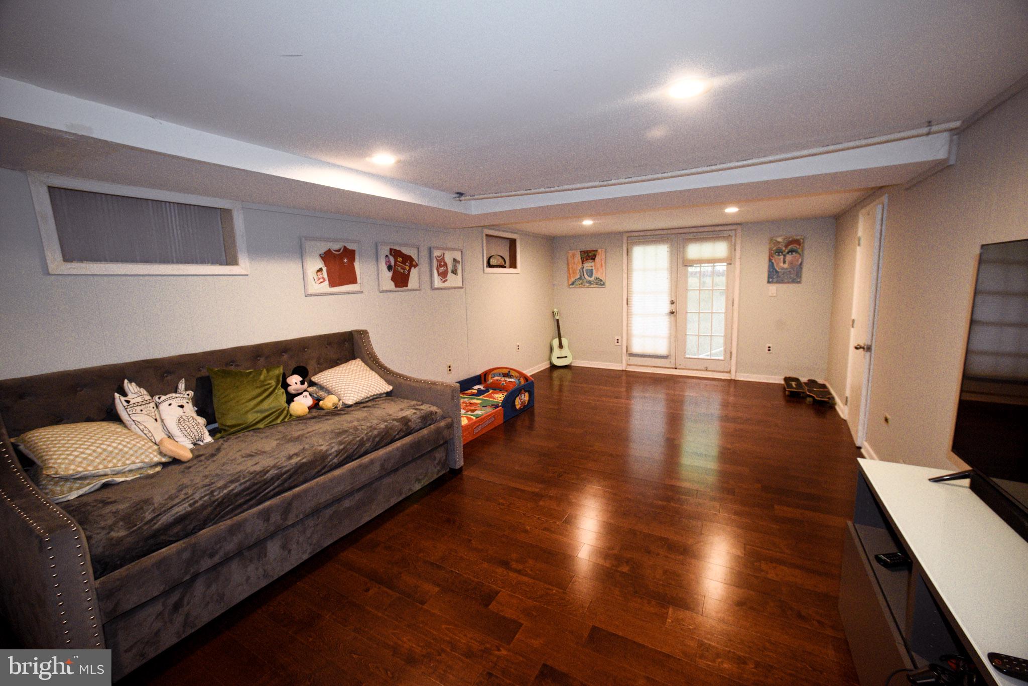 NORTH KENSINGTON - Residential