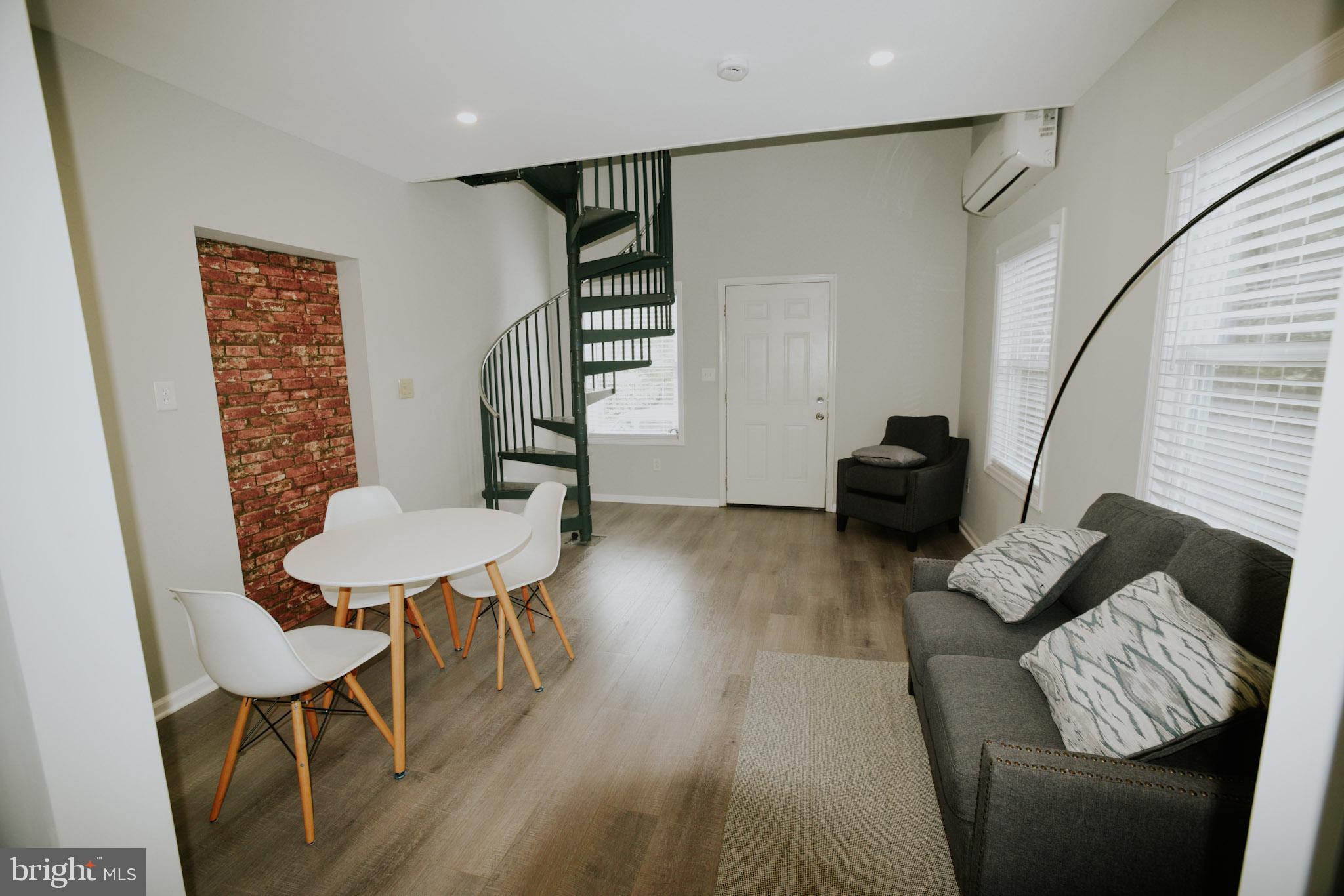 NORTH KENSINGTON - Residential