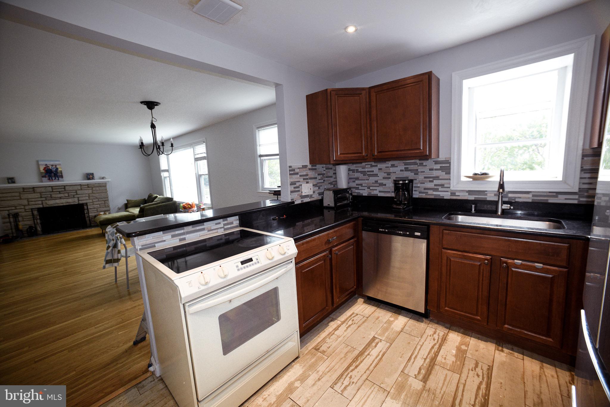 NORTH KENSINGTON - Residential