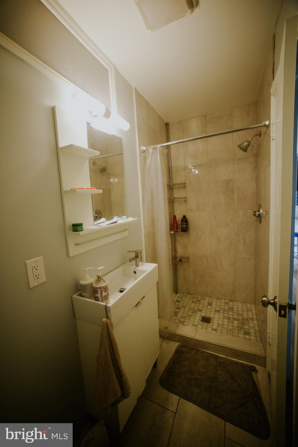 NORTH KENSINGTON - Residential