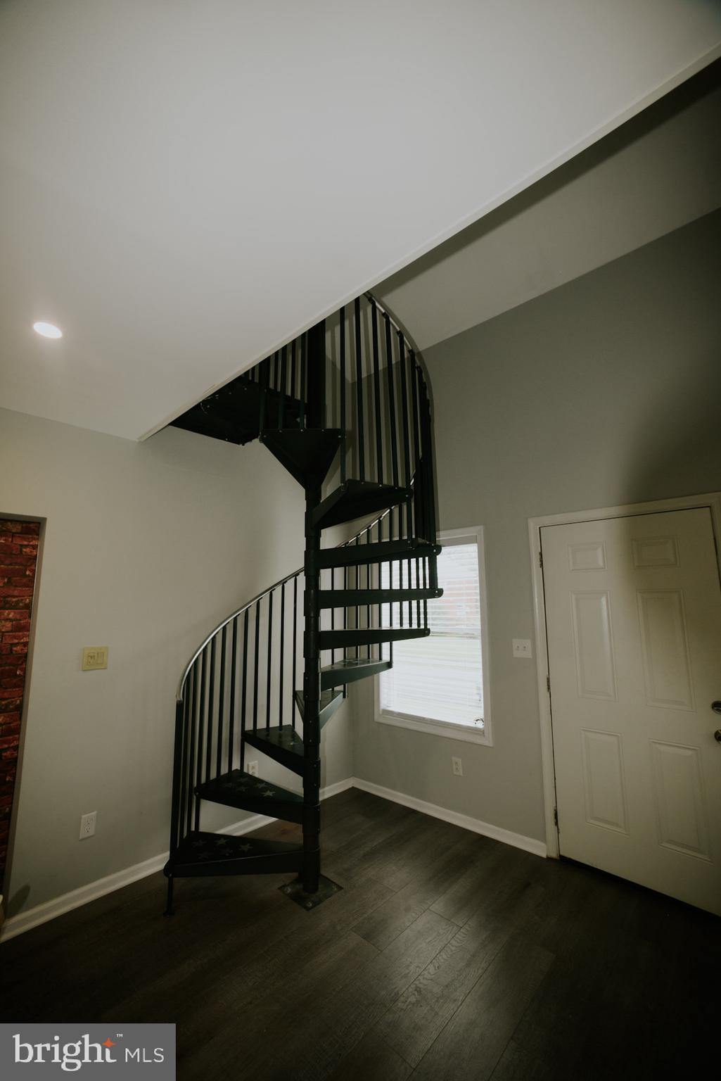 NORTH KENSINGTON - Residential