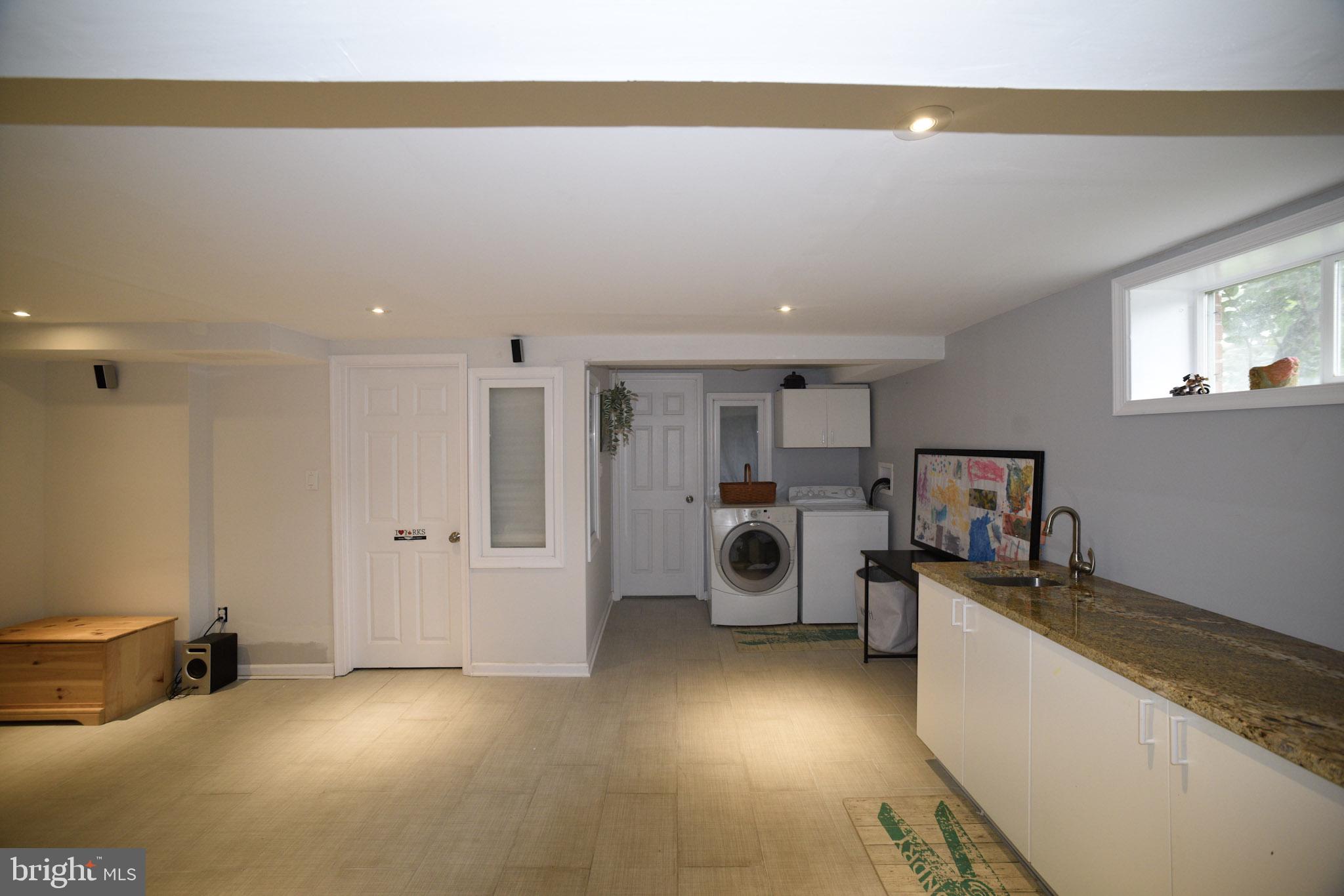 NORTH KENSINGTON - Residential