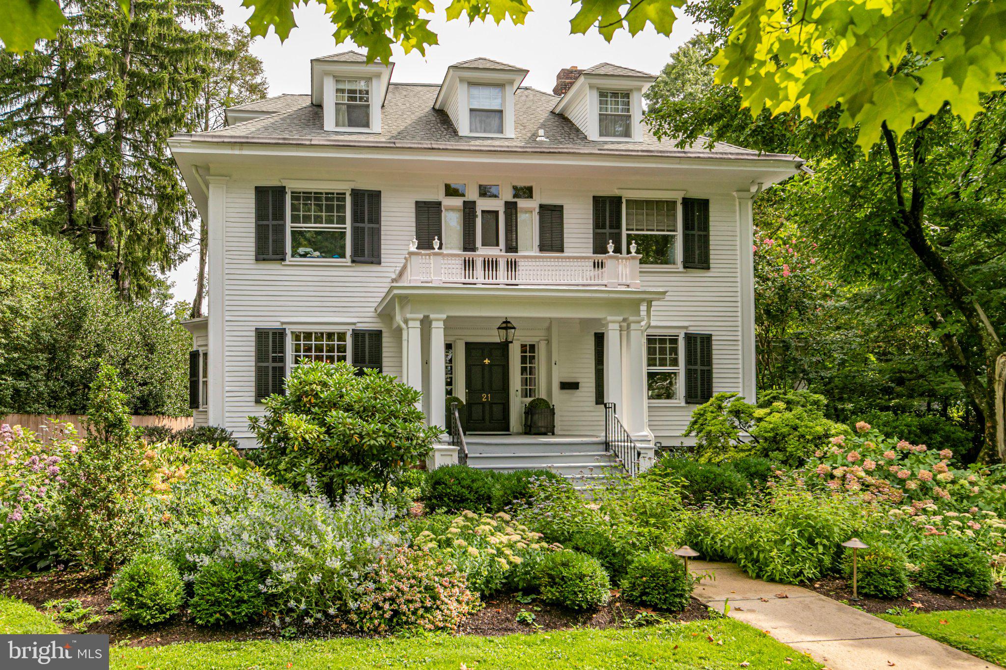 21 MORVEN PLACE