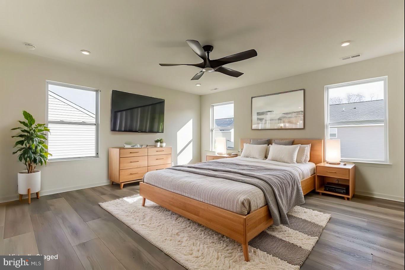 451/483 E MALAGA ROAD